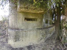 Ligne Maginot - 85 - LA TUILERIE - (Blockhaus pour canon) - Vue avant, créneau observatoire 