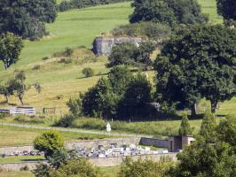 Ligne Maginot - 69 - MORIN CHAMP - (Blockhaus pour arme infanterie) - Vue vers le sud-est, la casemate d'Avioth