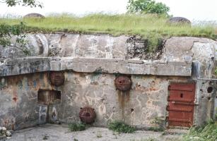 Ligne Maginot - EINSELING NORD - C72 - (Casemate d'infanterie - Simple) - Entrée droite, prises d'air protégées et créneaux FM de défense rapprochée