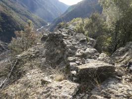 Ligne Maginot - LE COLLET 1 - (Blockhaus de type indéterminé) - Environnement
Observatoire sommaire ayant vue sur le pont de Paule et l'ancienne route menant à Valabres nord.
