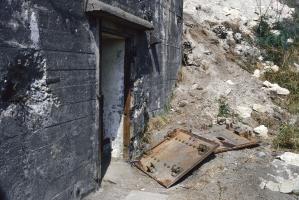 Ligne Maginot - QUATRE VENTS NORD - C74 - (Casemate d'infanterie - Simple) - La porte détruite