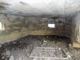Ligne Maginot - 1B - VAUX LES MOUZON EST - (Blockhaus pour canon) - Face est, créneau Hotchkiss