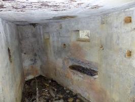 Ligne Maginot - 3B - FERME LA FOLIE OUEST - (Blockhaus pour arme infanterie) - Créneau FM à gauche, créneau Hotchkiss central à droite