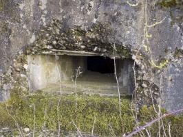 Ligne Maginot - 8A - CHATEAU BERNIER - (Blockhaus pour arme infanterie) - Créneau Hotchkiss droite