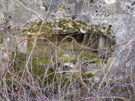 Ligne Maginot - 8A - CHATEAU BERNIER - (Blockhaus pour arme infanterie) - Créneau Hotchkiss gauche