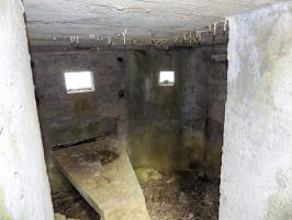 Ligne Maginot - 9B - LE CHENELET SUD - (Blockhaus pour arme infanterie) - Créneaux Hotchkiss  et FM à droite