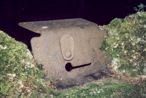 Ligne Maginot - UBERNIED 4 - (Cuve pour arme d'infanterie) - Bouclier d'infanterie.
Œilleton ouvert.