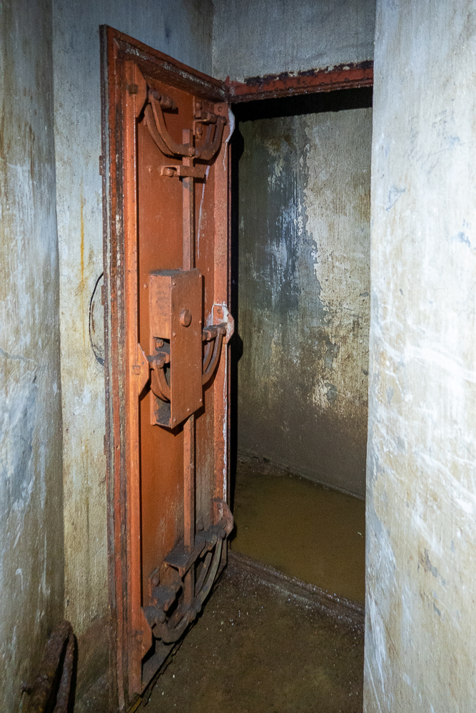 Ligne Maginot - MICHELSBERG - A22 - (Ouvrage d'artillerie) - Bloc 6
Accès à la cloche JM de secours - Michel Teiten