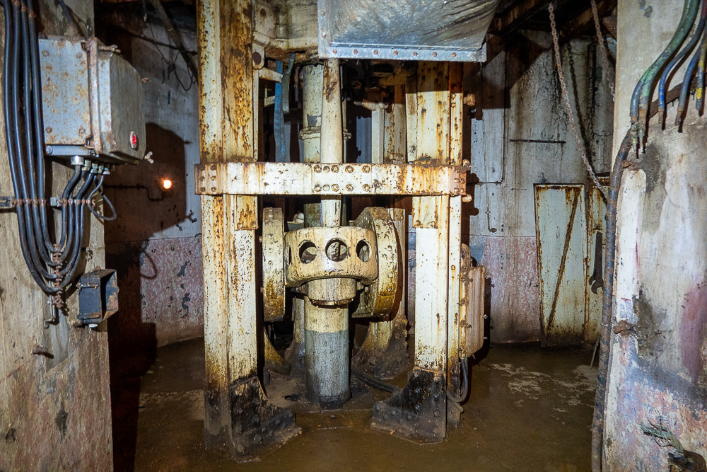 Ligne Maginot - MICHELSBERG - A22 - (Ouvrage d'artillerie) - Bloc 5
Etage inférieur de la tourelle - Michel Teiten