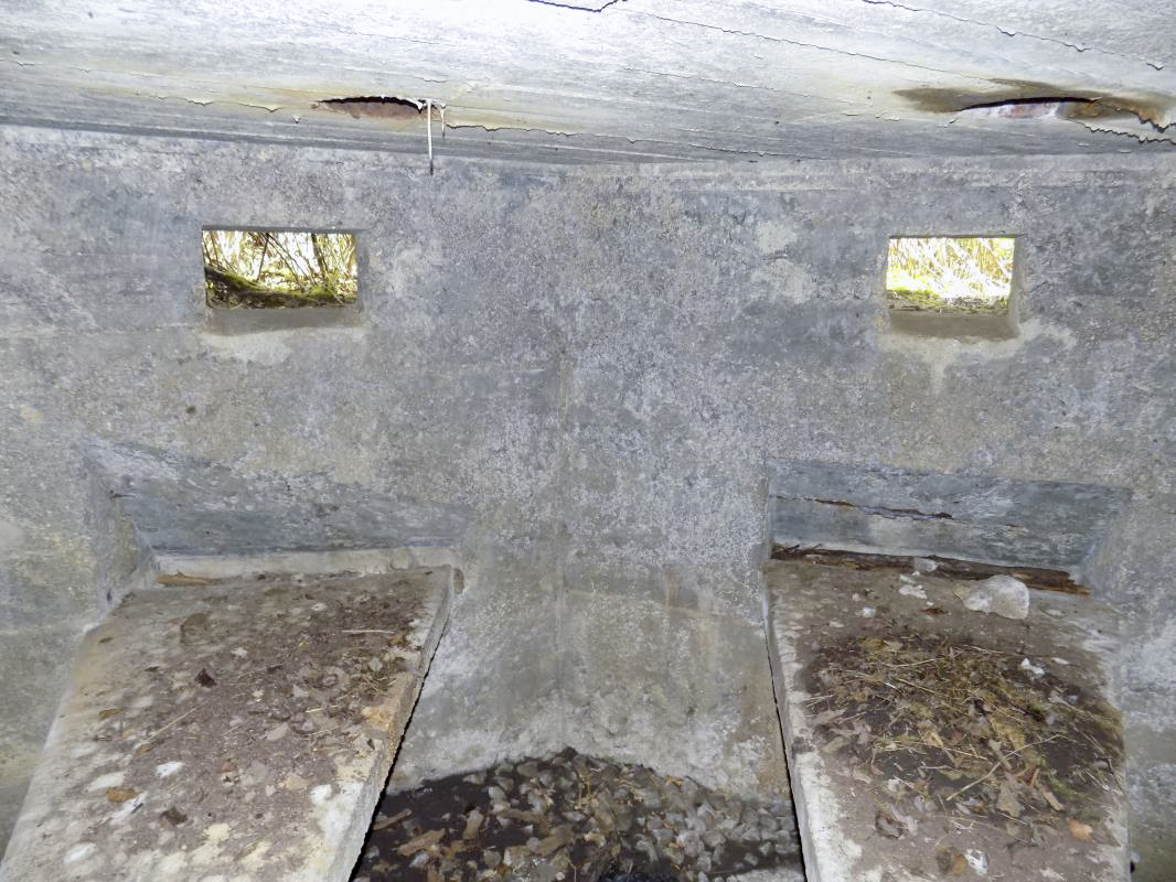 Ligne Maginot - 24A - BOIS DE FLIZE EST - (Blockhaus pour canon) - Les créneaux Hotchkiss de faces frontale et frontale/droite.