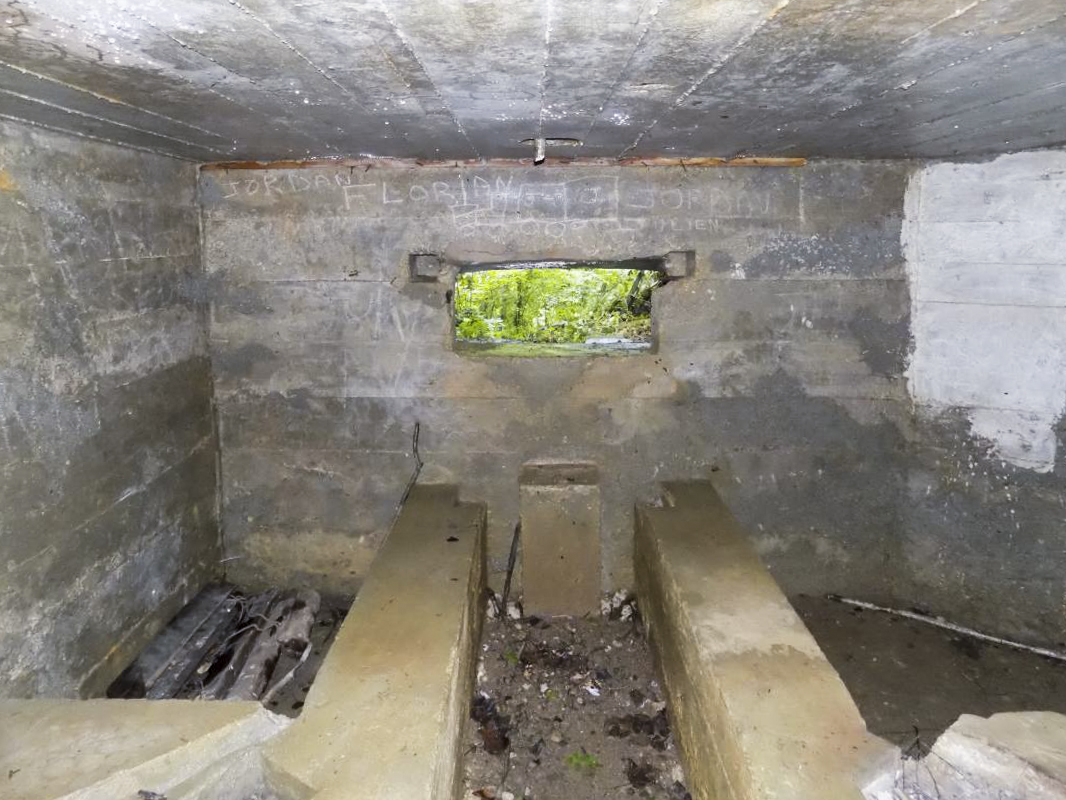Ligne Maginot - 26A - RIMONNEAU OUEST - (Blockhaus pour canon) - Créneau AC, face frontale gauche