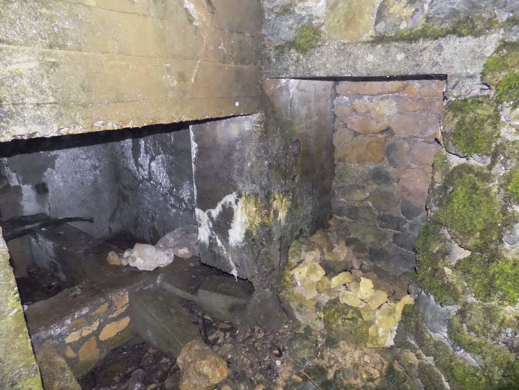 Ligne Maginot - 27A - RIMONNEAU EST - (Blockhaus pour canon) - Recoin droite - R Tucker