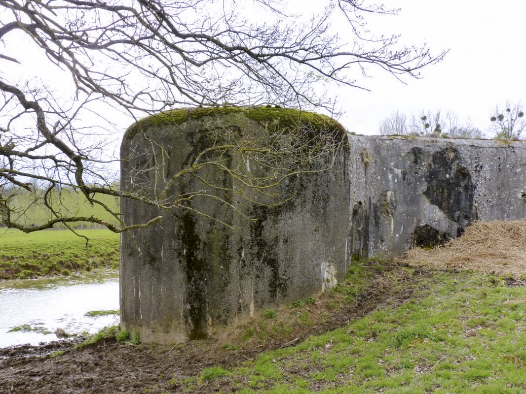 Ligne Maginot - Casemate A72 - Les AYVELLES Sud - 