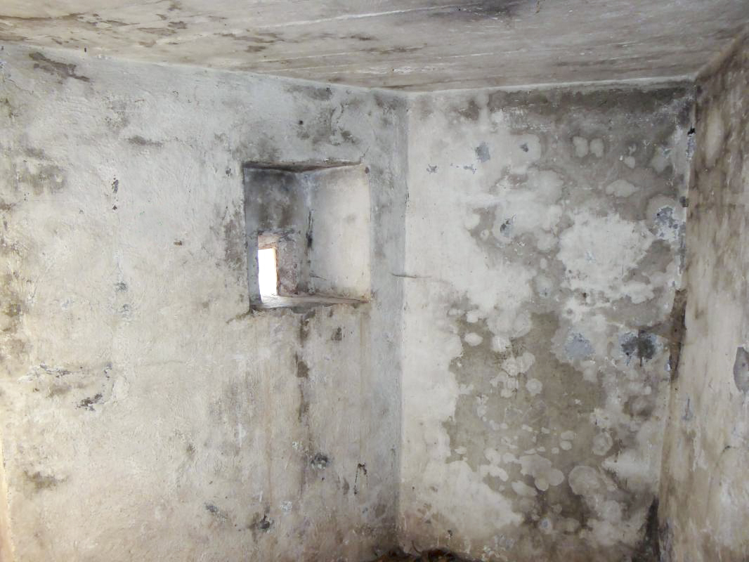 Ligne Maginot - PLANET (Ouvrage d'infanterie) - Bloc 1
Le créneau de défense  - ELLENA-CUNY