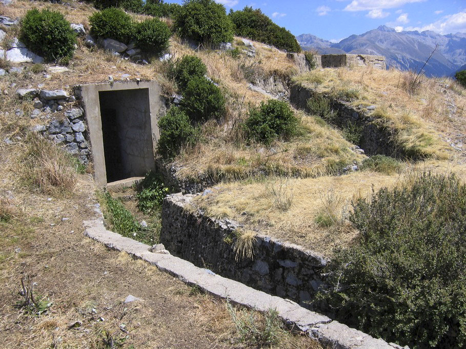 Ligne Maginot - CONCHETAS - CONQUET (OC) - (Ouvrage d'infanterie) - Bloc 2
Tranchée et entrée Est de l'ouvrage