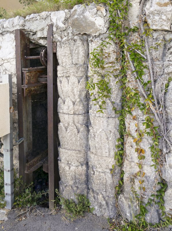 Ligne Maginot - PONT SAINT LOUIS (BARRAGE RAPIDE) - (Blockhaus pour canon) - Barrière de route