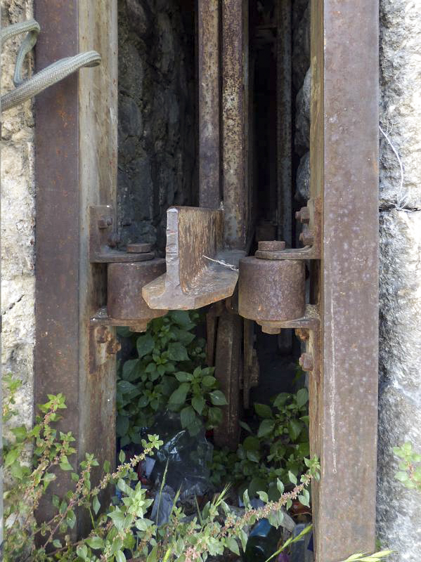 Ligne Maginot - PONT SAINT LOUIS (BARRAGE RAPIDE) - (Blockhaus pour canon) - Barrière de route