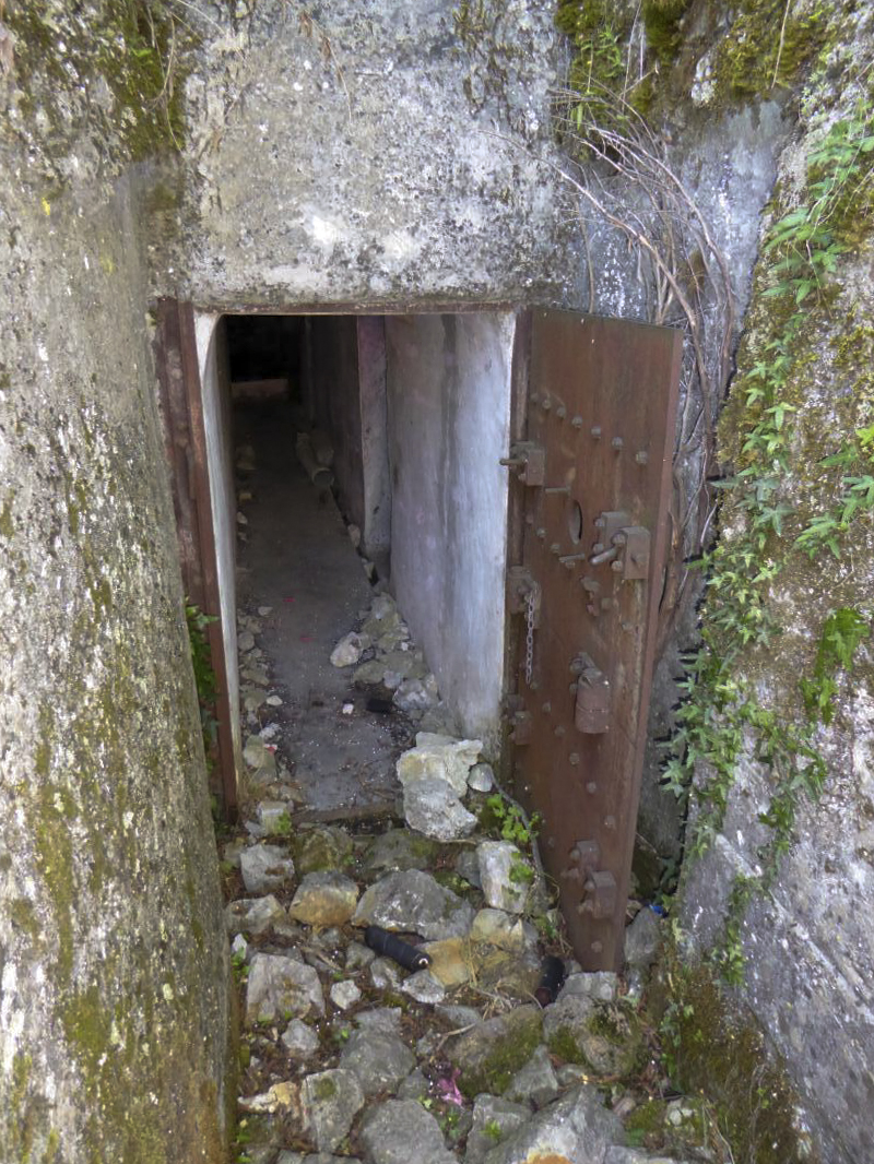 Ligne Maginot - CASTES RUINES (CR) - (Ouvrage d'infanterie) - Bloc 1