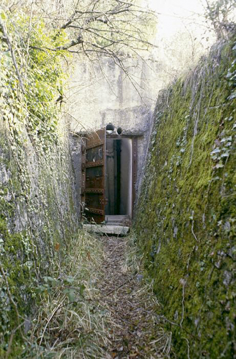 Ligne Maginot - CASTES RUINES (CR) - (Ouvrage d'infanterie) - Bloc 2
Entrée principale