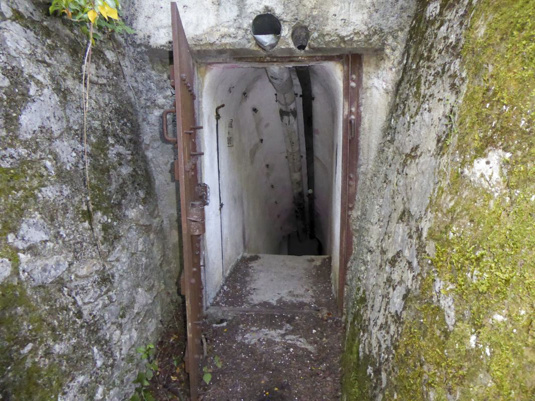 Ligne Maginot - CASTES RUINES (CR) - (Ouvrage d'infanterie) - Bloc 2