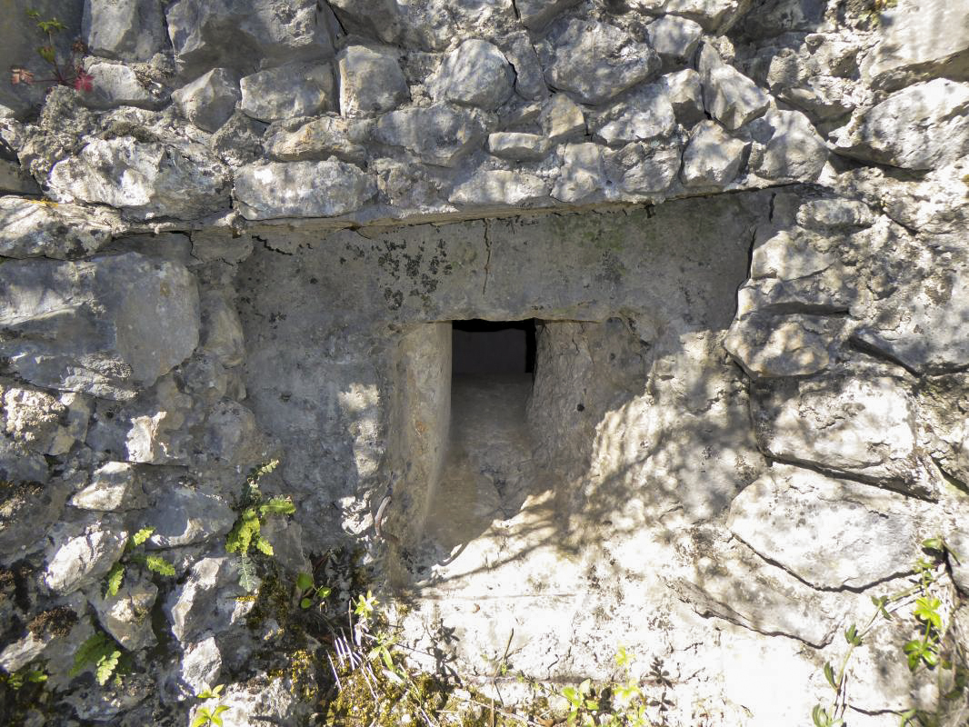 Ligne Maginot - CASTES RUINES (CR) - (Ouvrage d'infanterie) - Bloc 3
Deuxième créneau
