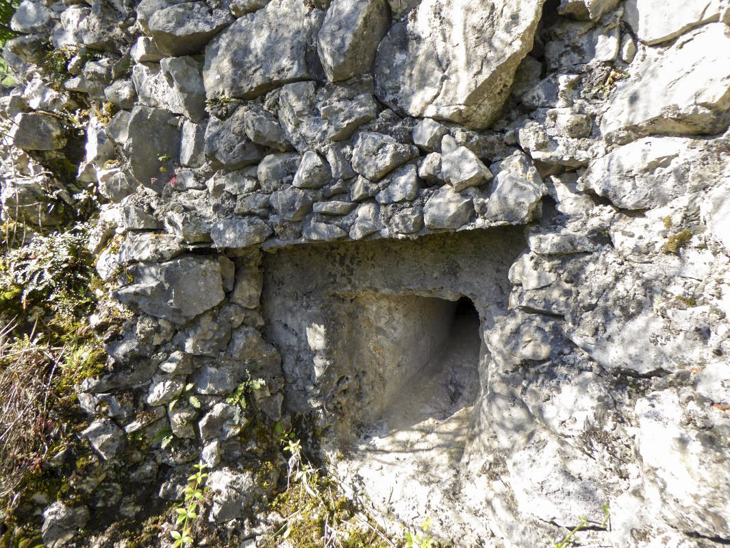 Ligne Maginot - CASTES RUINES (CR) - (Ouvrage d'infanterie) - Bloc 3
Deuxième créneau
