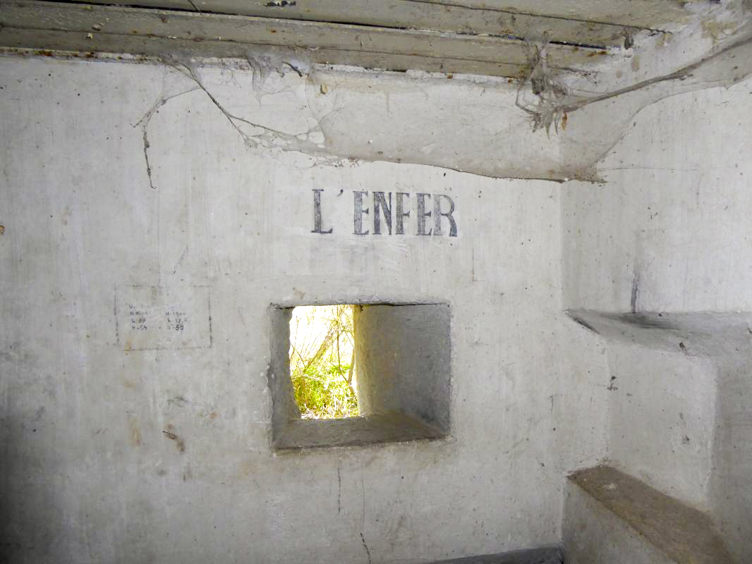 Ligne Maginot - CASTES RUINES (CR) - (Ouvrage d'infanterie) - Bloc 3