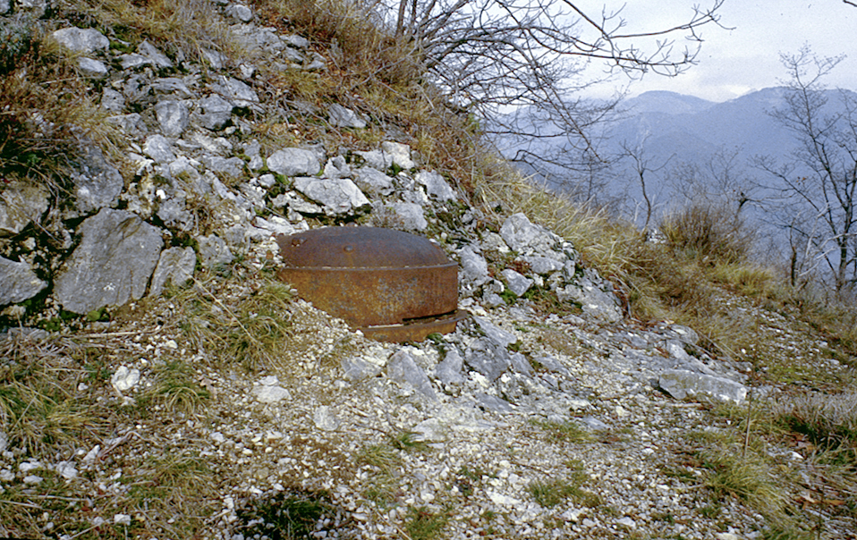 Ligne Maginot - CASTES RUINES (CR) - (Ouvrage d'infanterie) - Bloc 5
La guérite observatoire