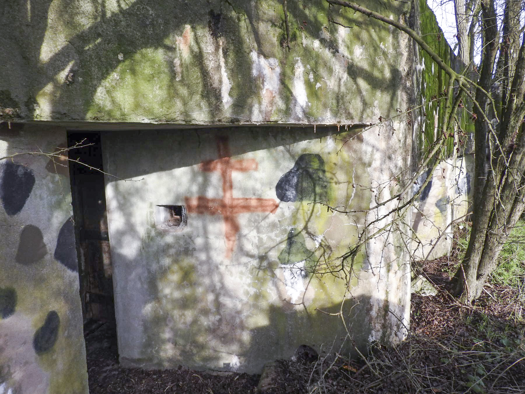 Ligne Maginot - BB39 - LANGLANGT - (Blockhaus pour canon) - L'entrée du blockhaus. - STENGER Mathieu