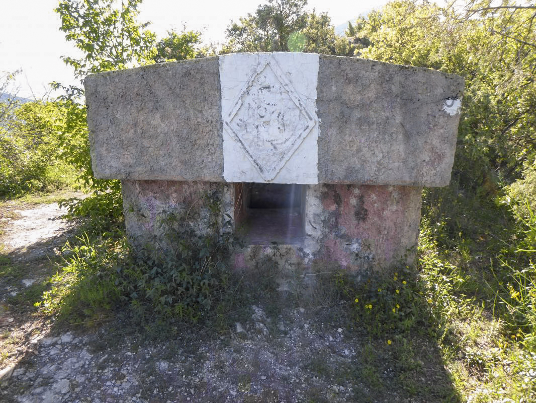 Ligne Maginot - CASTES RUINES (CR) - (Ouvrage d'infanterie) - La cheminée d'aération