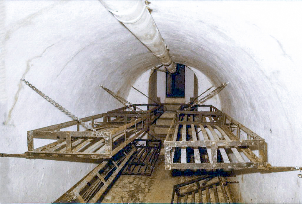 Ligne Maginot - CASTES RUINES (CR) - (Ouvrage d'infanterie) - Casernement - Jean-Bernard Wahl