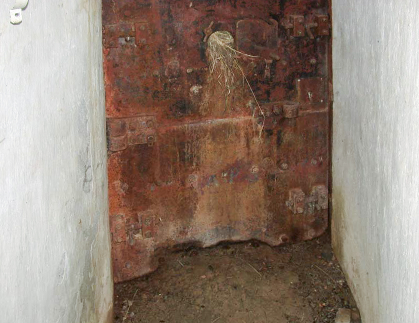 Ligne Maginot - SAINT DALMAS LE SELVAGE (SD) - (Ouvrage d'infanterie) - Entrée sud
La porte de l'issue de secours