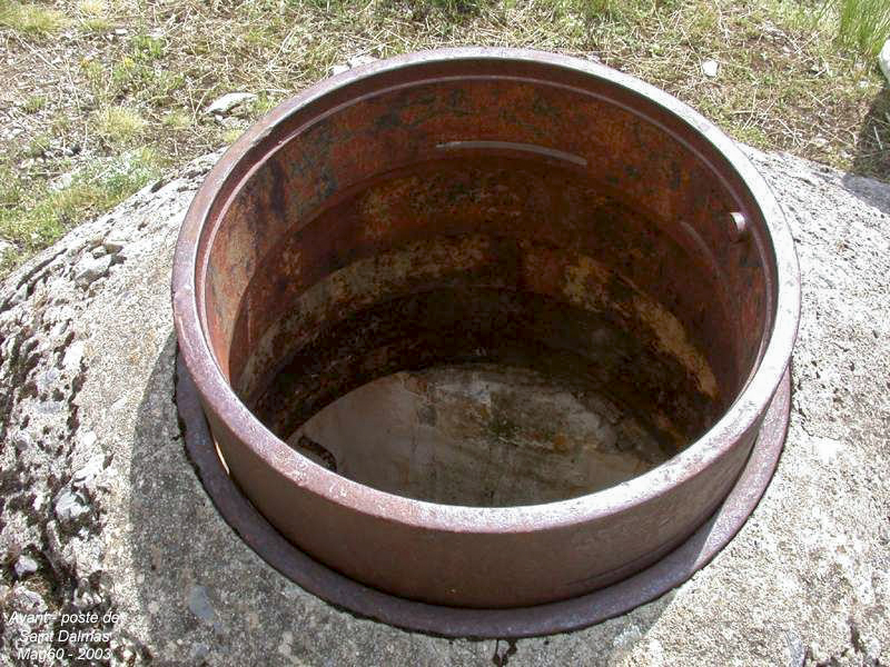 Ligne Maginot - SAINT DALMAS LE SELVAGE (SD) - (Ouvrage d'infanterie) - Bloc 3
La cloche cuirassée dont seule subsiste l'embase - ZEIG Marc