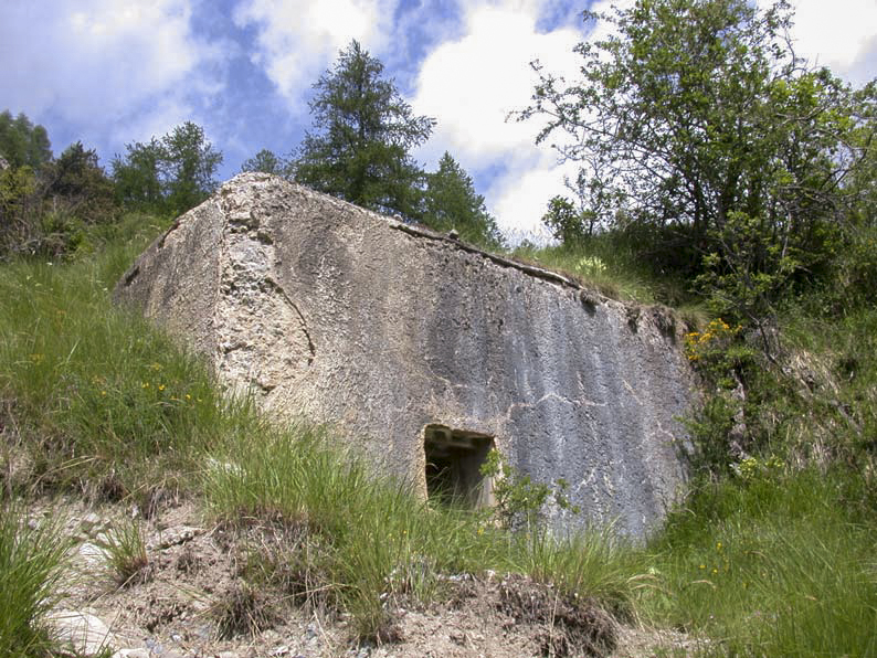 Ligne Maginot - SAINT DALMAS LE SELVAGE (SD) - (Ouvrage d'infanterie) - Bloc 5
Créneau flanquant en direction de Saint Dalmas