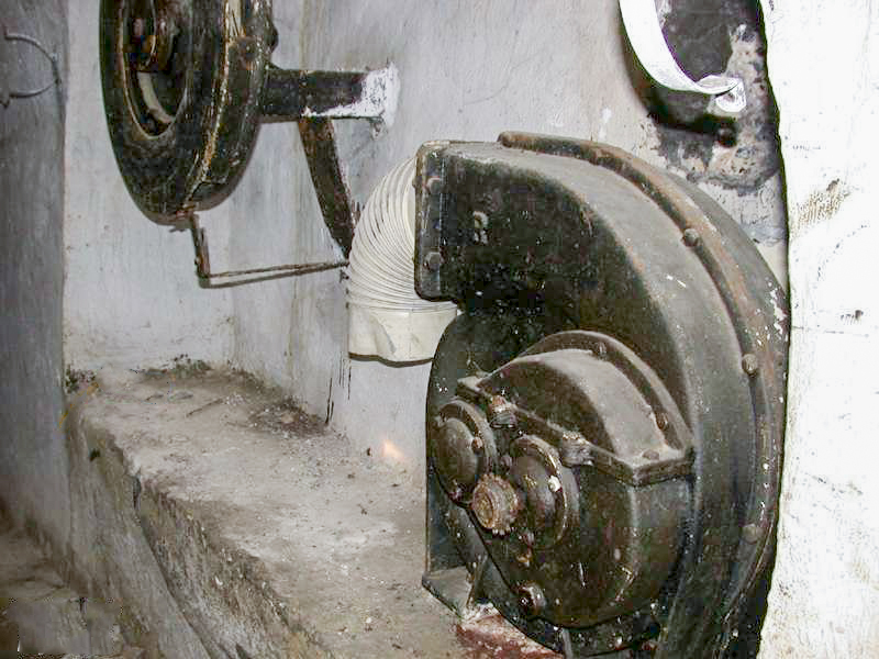 Ligne Maginot - SAINT DALMAS LE SELVAGE (SD) - (Ouvrage d'infanterie) - Les dessous de l'ouvrage
Ventilation manuelle