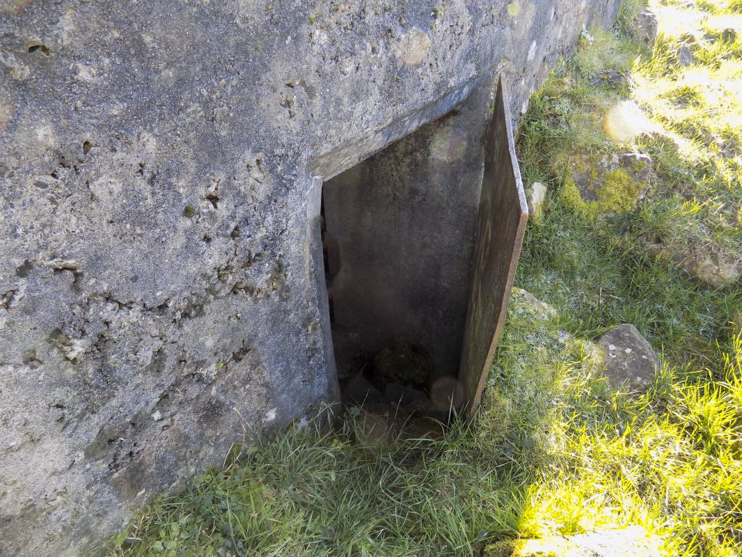 Ligne Maginot - BB77-B - LES HACHES EST - (Blockhaus pour canon) - L'entrée
