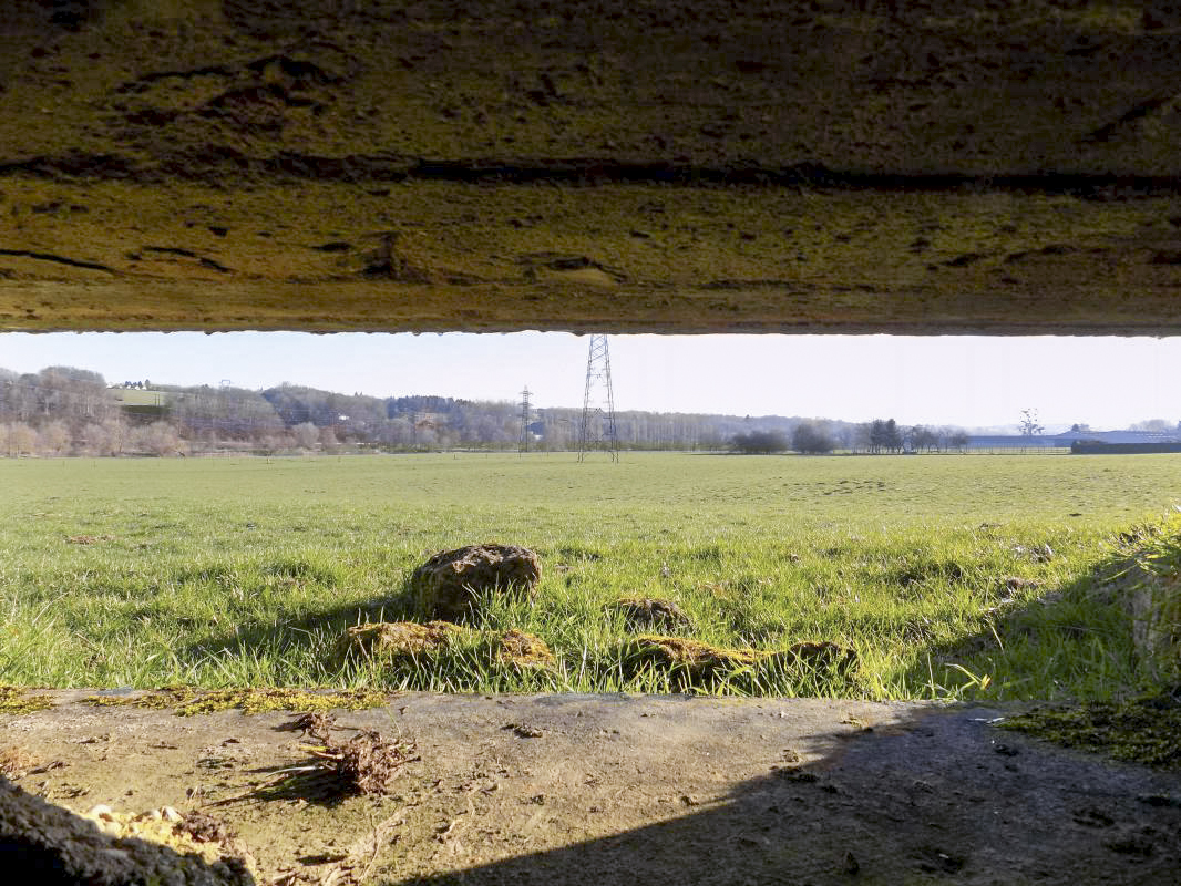 Ligne Maginot - BB77-B - LES HACHES EST - (Blockhaus pour canon) - Vue créneau droite