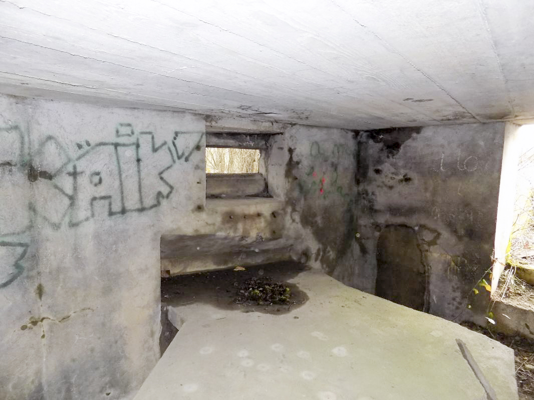 Ligne Maginot - BB77-D - LE LINHAT NORD - (Blockhaus pour arme infanterie) - Créneau droite
