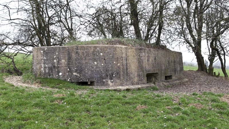 Ligne Maginot - BB79-A - LA GROSSE BORNE - (Blockhaus pour canon) - De droite à gauche, créneaux pour mitrailleuse, canon AC et FM.