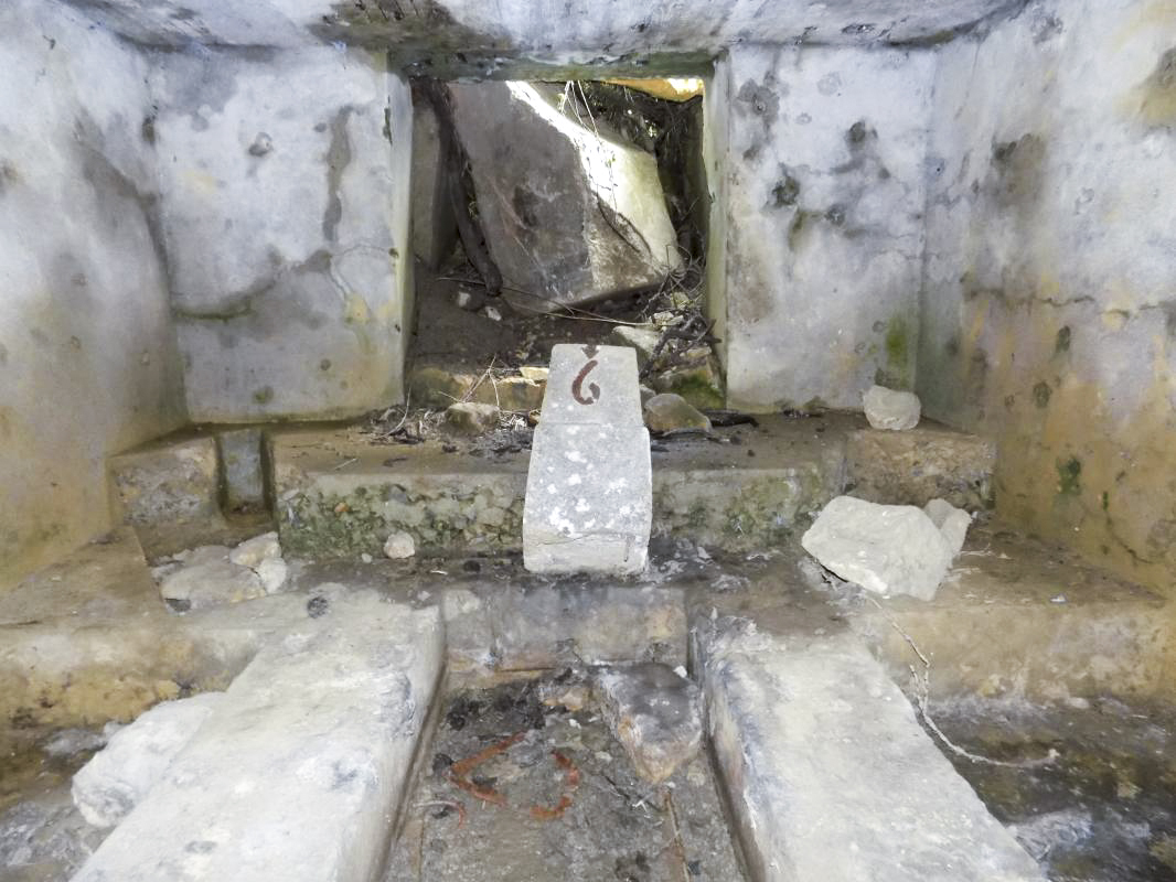 Ligne Maginot - BB80 - L'ORANGERIE - (Blockhaus pour canon) - Vers l'entrée AC avec borne numéro 6