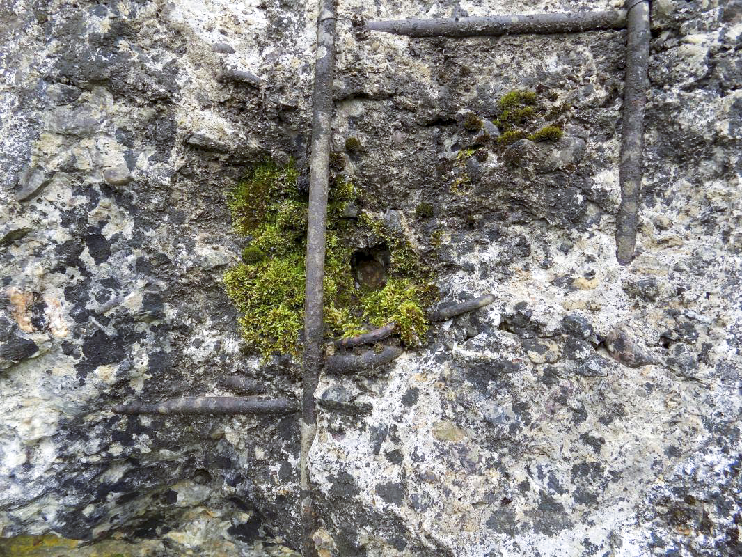 Ligne Maginot - BB82-B - LES FONZEES EST - (Observatoire d'infanterie) - Impacte obus, coté gauche, détail - R Tucker