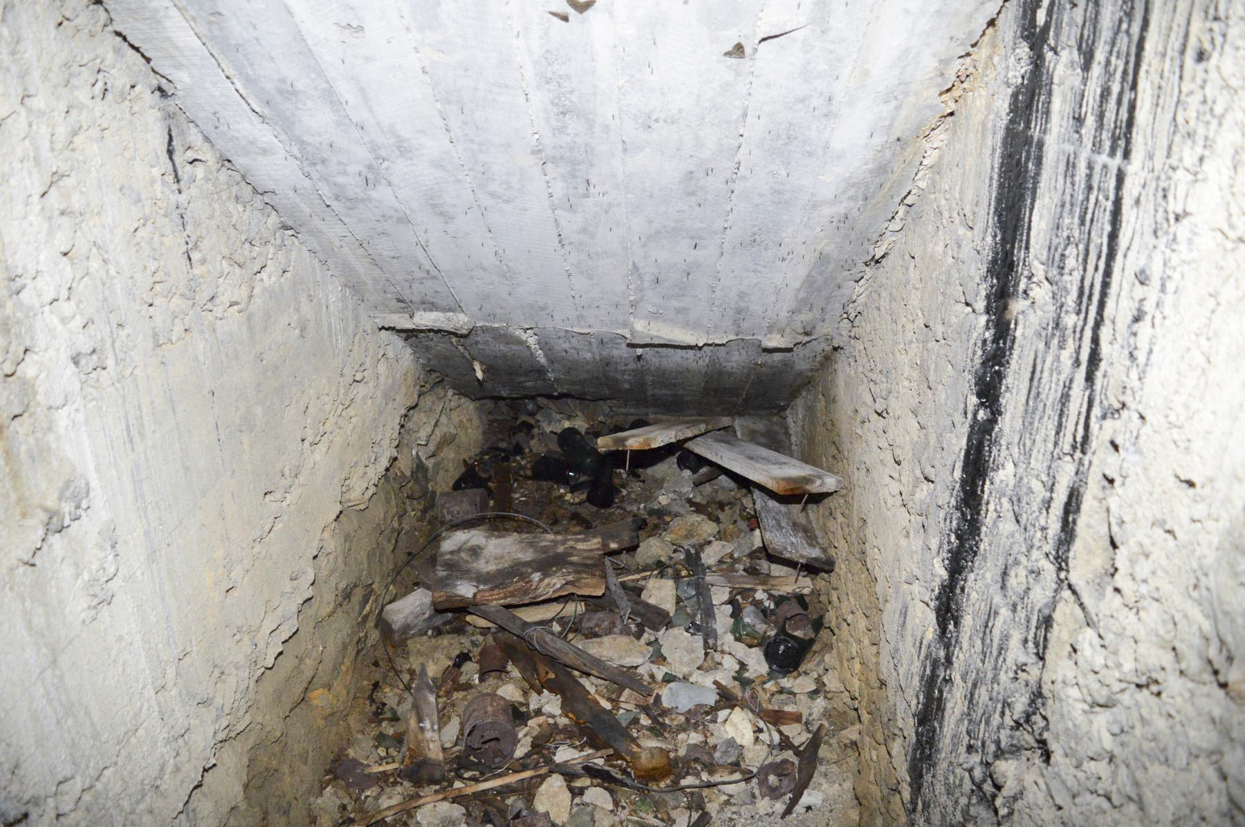 Ligne Maginot - LA BEOLE (BE) - (Ouvrage d'infanterie) - Bloc 1
Étage inférieur
Égout inachevé - PRASIL Michal