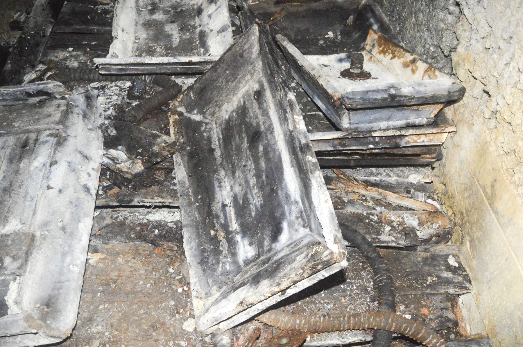 Ligne Maginot - LA BEOLE (BE) - (Ouvrage d'infanterie) - Chambre 16
Bards pour béton et cailloux origine - PRASIL Michal