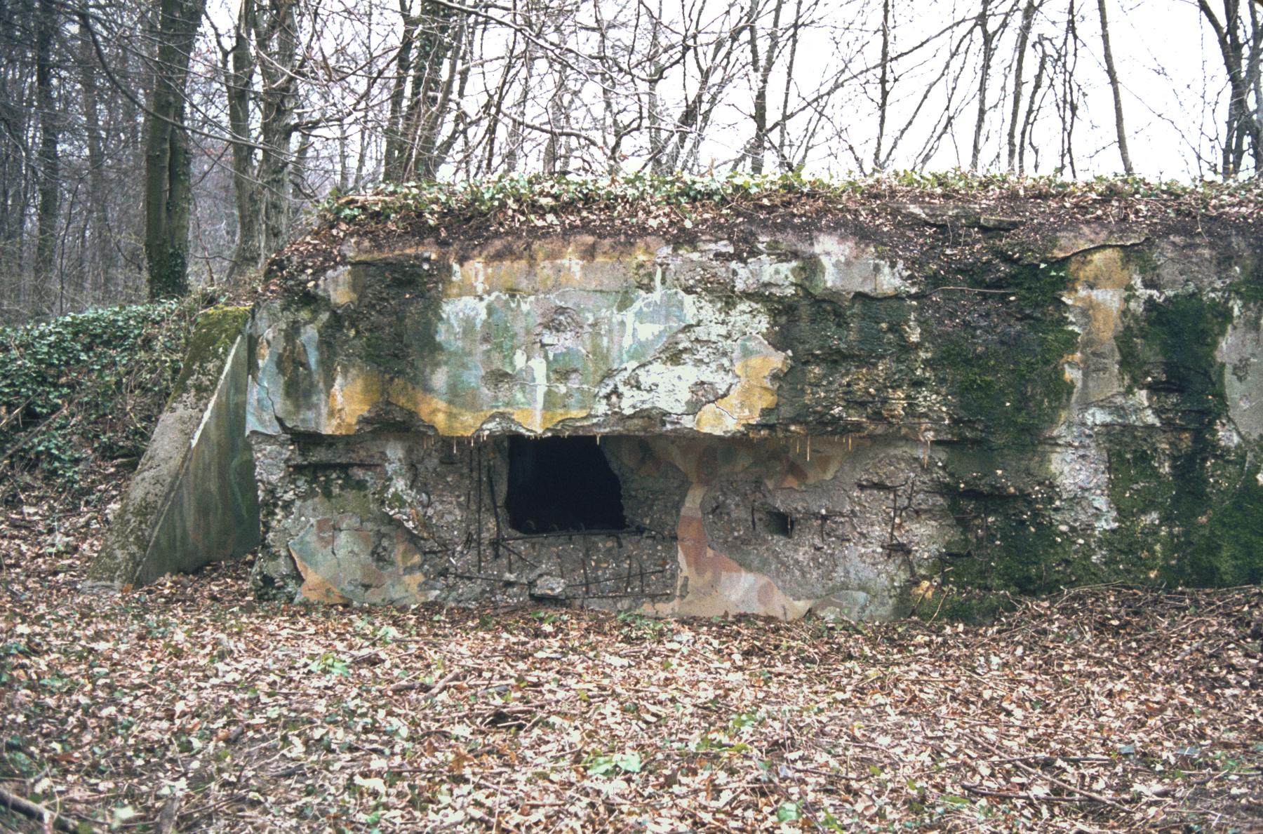 Ligne Maginot - AB10 - (Blockhaus pour canon) - Le créneau lateral - MANSUY Michel