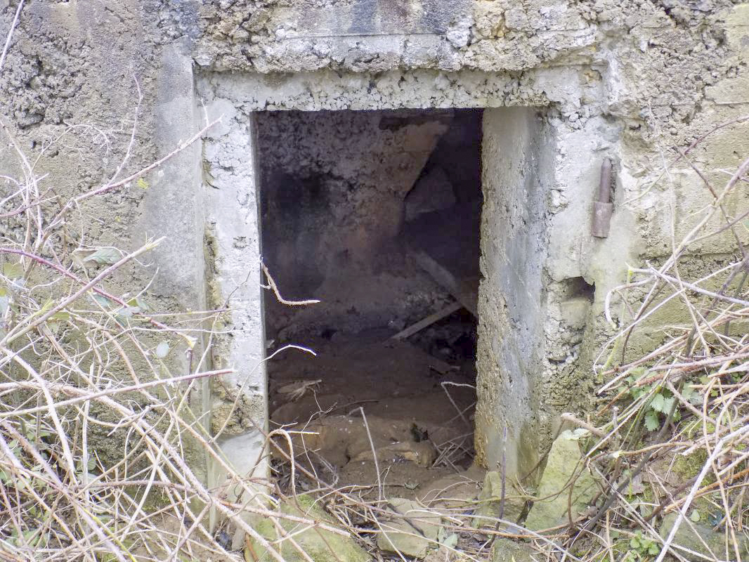 Ligne Maginot - 32B - RUISSEAU DE REVIGNY EST - (Blockhaus pour arme infanterie) - L'entrée - R Tucker