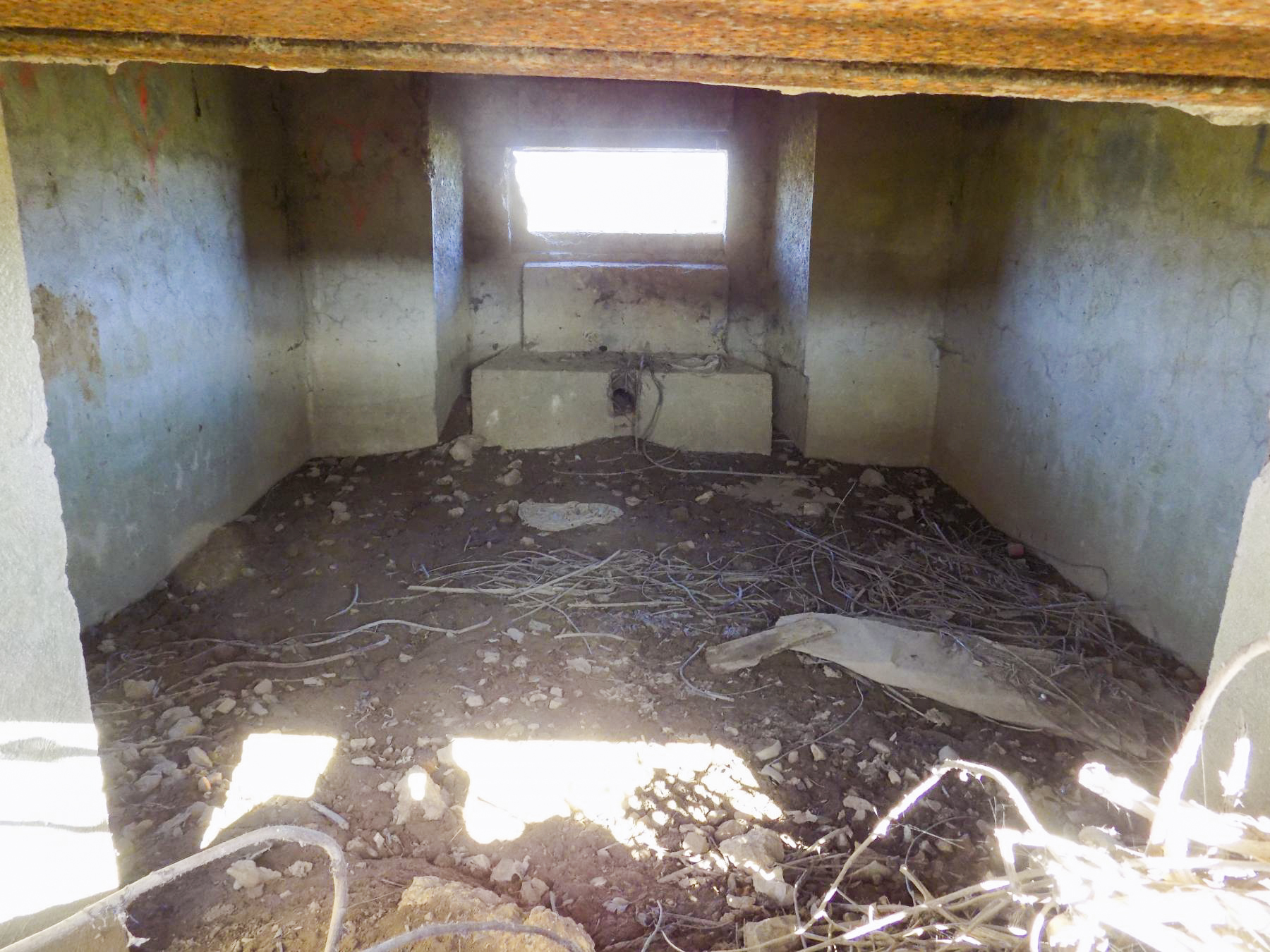 Ligne Maginot - MALANDRY - (Blockhaus pour canon) - Face frontale, pas la structure habituelle pour un canon antichar de 25mm  - Richard Tucker