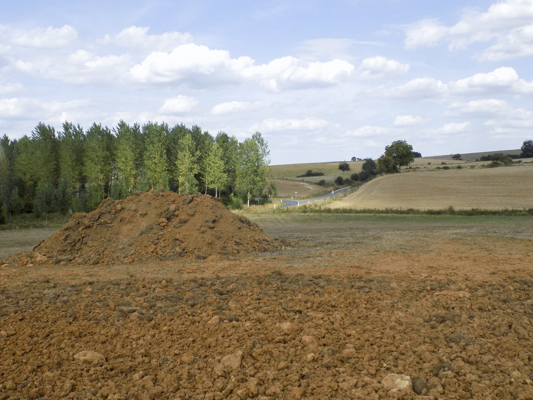 Ligne Maginot - MALANDRY - (Blockhaus pour canon) - C'est triste à dire, mais ce blockhaus n'existe plus. Tout comme la chambre de coupure qui se trouvait à 50 mètres devant lui. - Richard Tucker