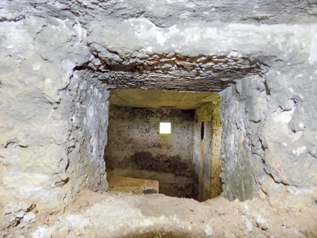 Ligne Maginot - 15A - LA VIGNETTE SUD - (Blockhaus pour arme infanterie) - Face droite, créneaux FM/Obs
