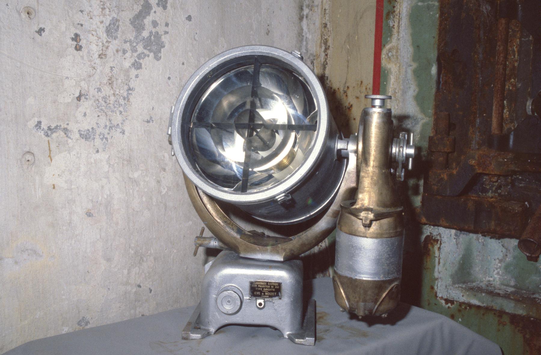 Ligne Maginot - Etablissements EVE et NOIZET (EVE ET NOIZET) - Un projecteur