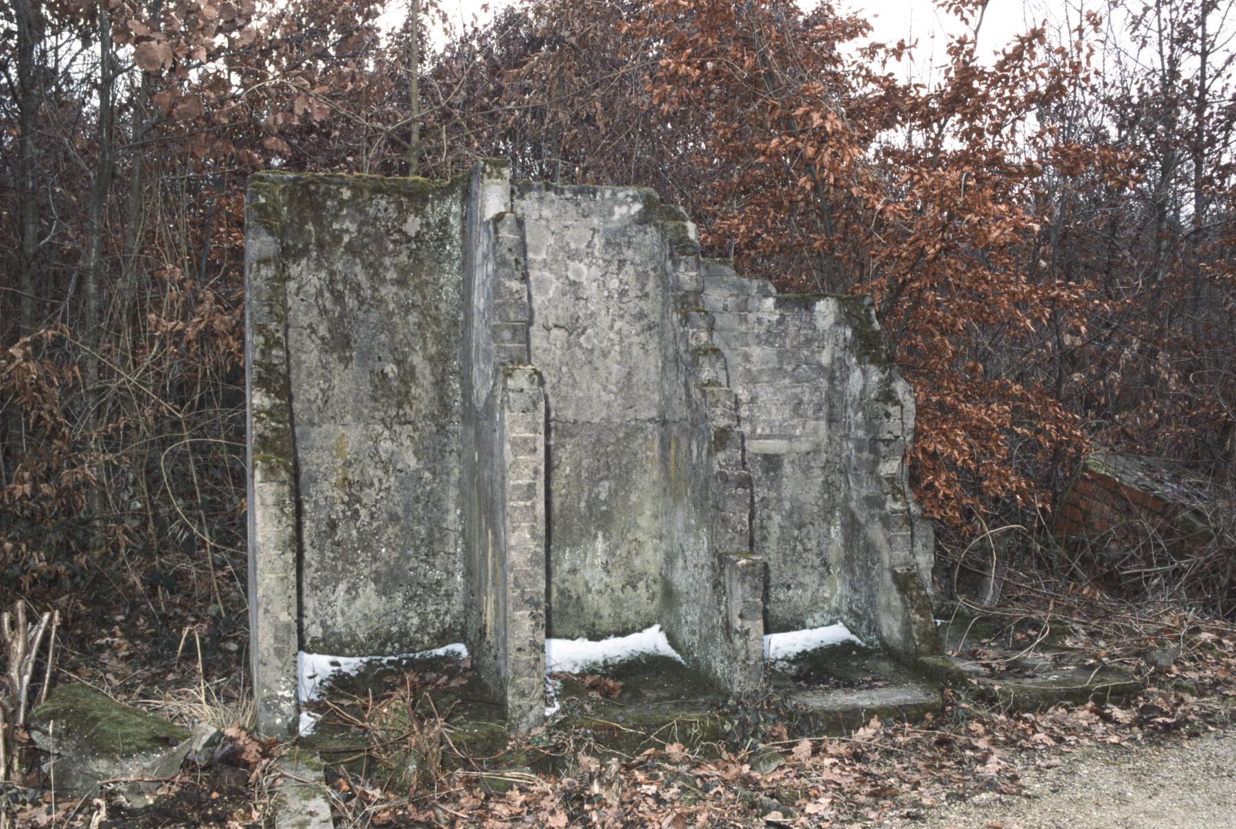 Ligne Maginot - BAMBESCH - (Casernement) - Vestiges des latrines - MANSUY Michel